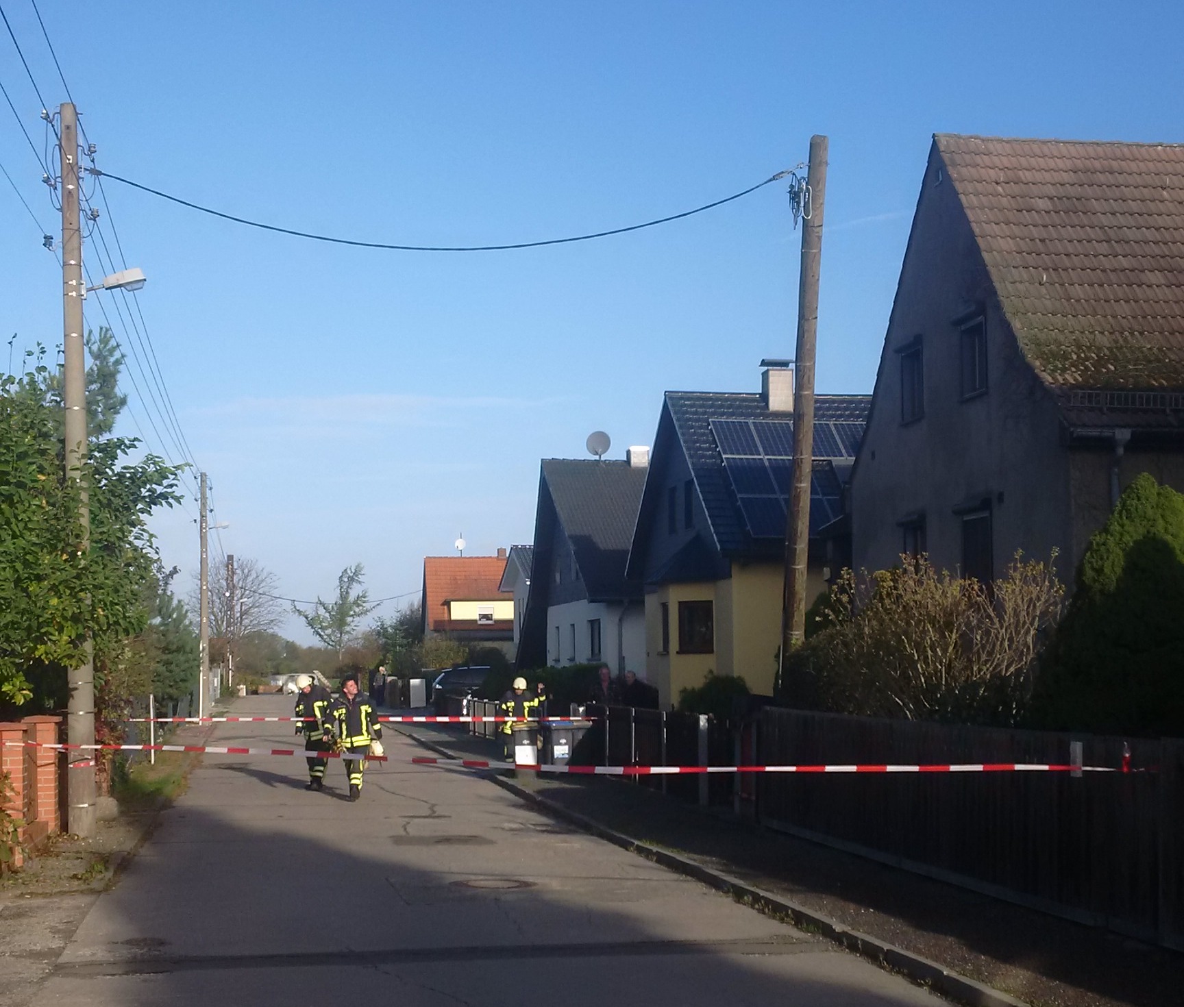 20171029 umgeknickter Strommast Ernst Kießig Straße